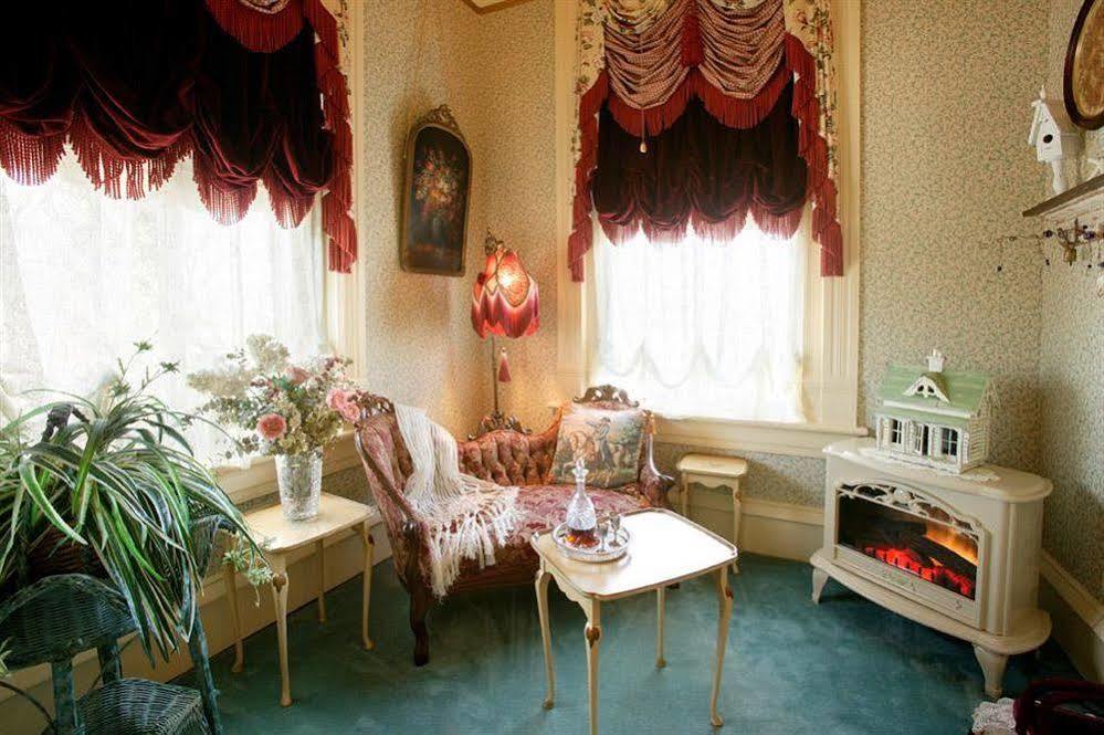 The Empress Of Little Rock Bed & Breakfast Exterior photo